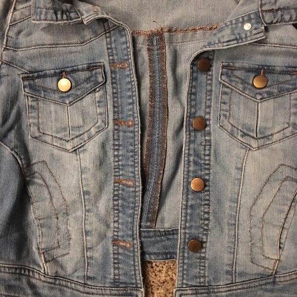 Jean jacket - Picture 2 of 4